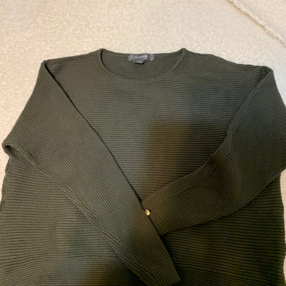 Green ribbed sweater